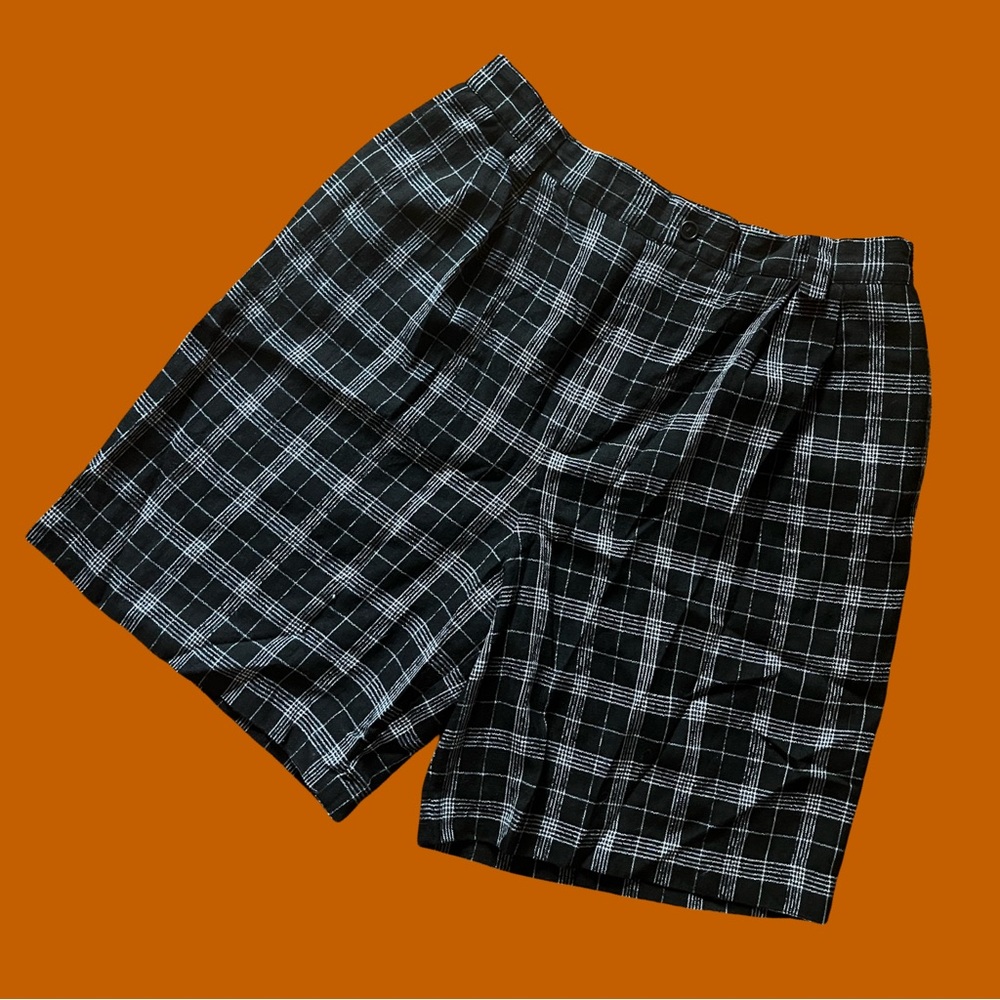 5/25$ Vintage Black Plaid Shorts | Vintage